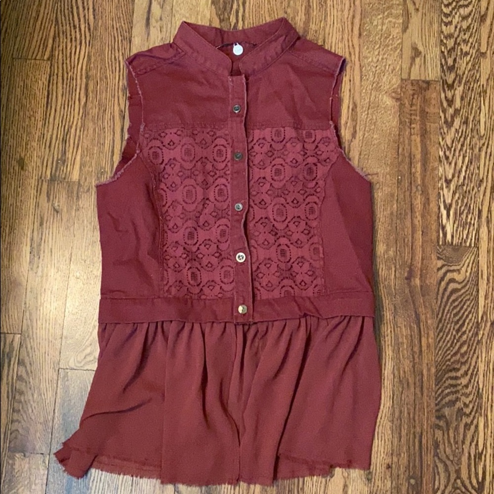 Maroon western shirt with lace detail!